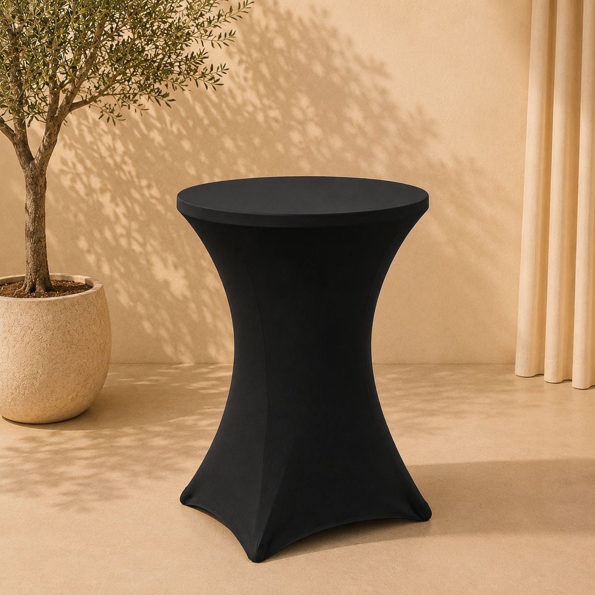 Statafel 60 cm met zwarte stretchhoes Statafel 60 cm met zwarte stretchhoes